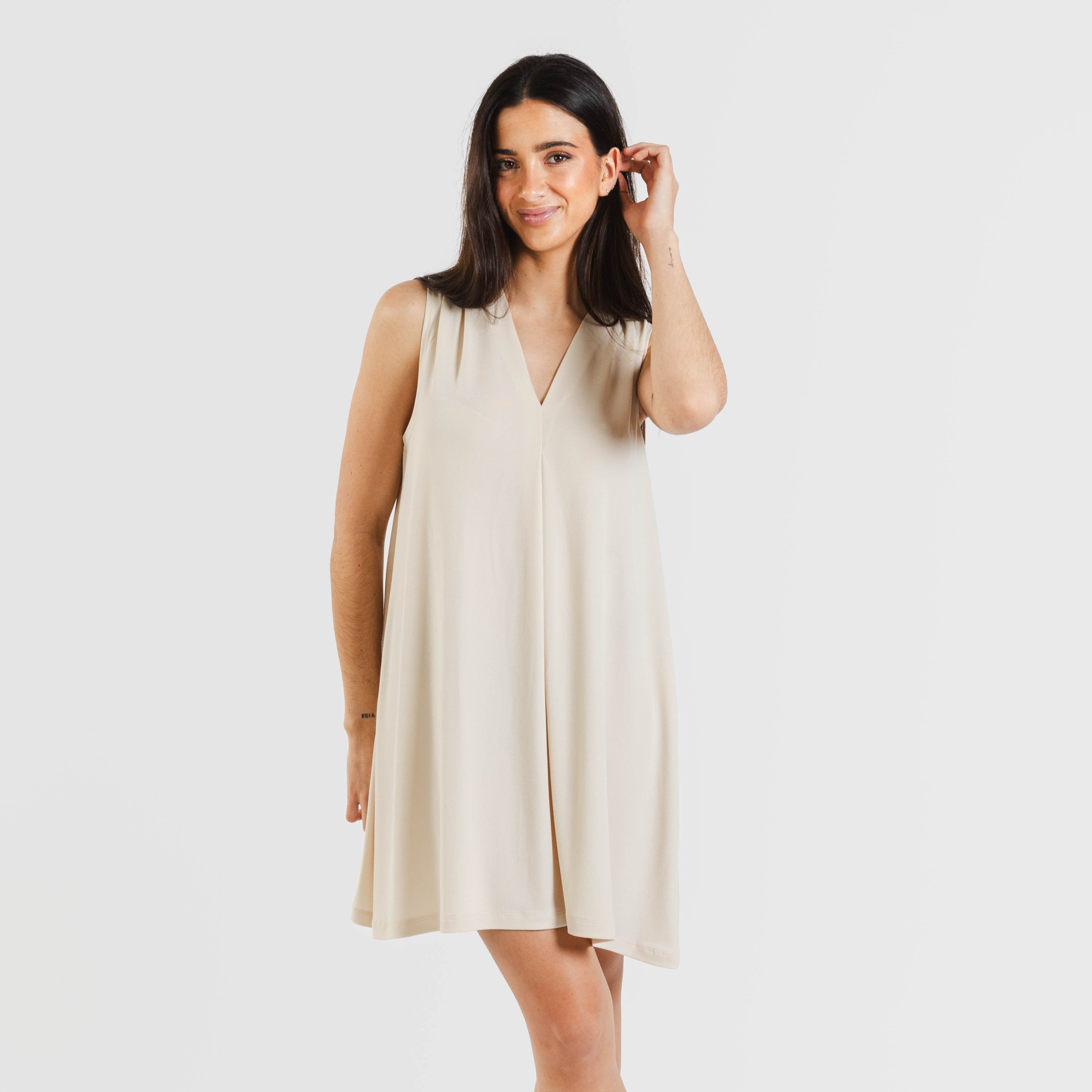 vestido curto liso de crepe