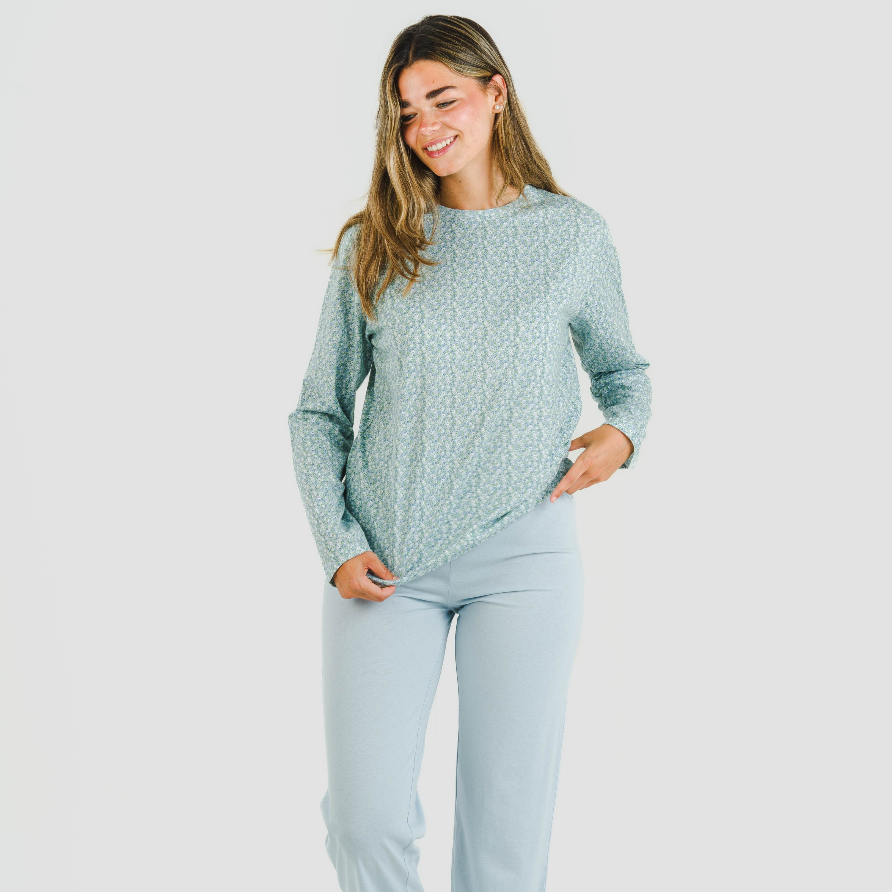 pijama comprido de algodão azul claro e fresco