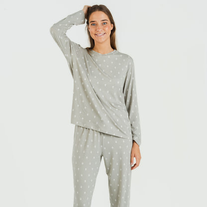 Pijama longo feminino macio verde bebê para caça.