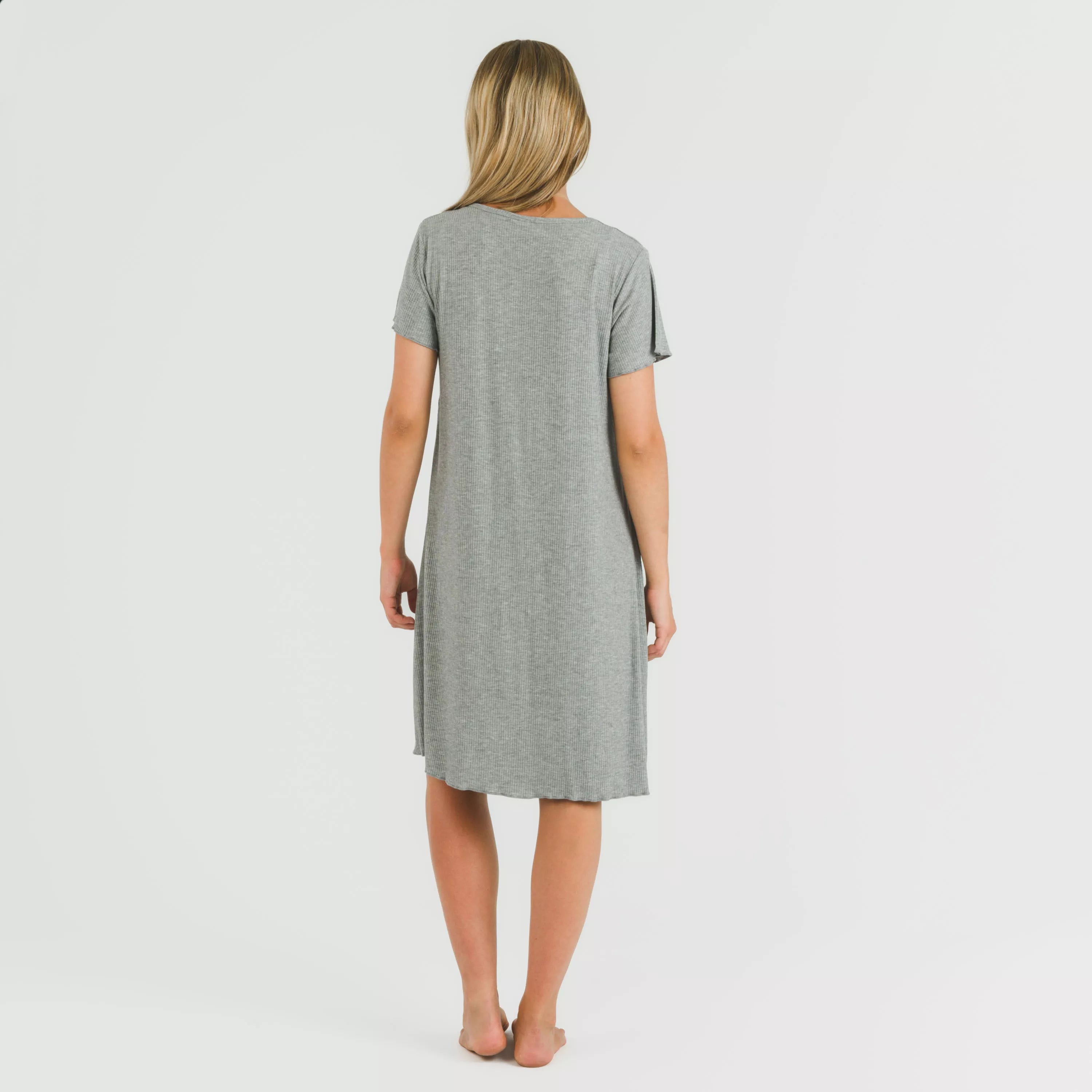 Blusa de manga curta em viscose canelada lisa