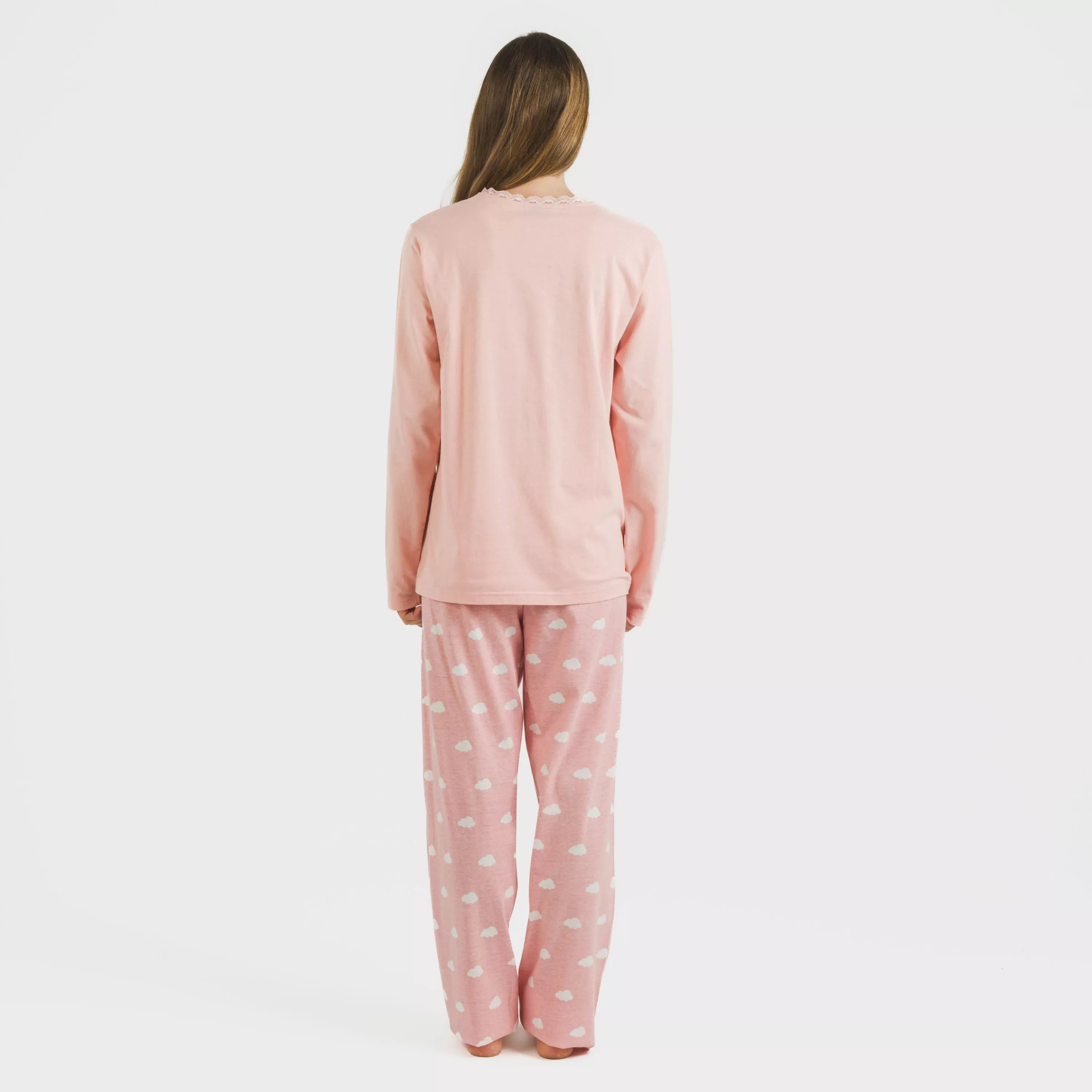 Pijama comprido de algodão. Nuvenzinha rosa.