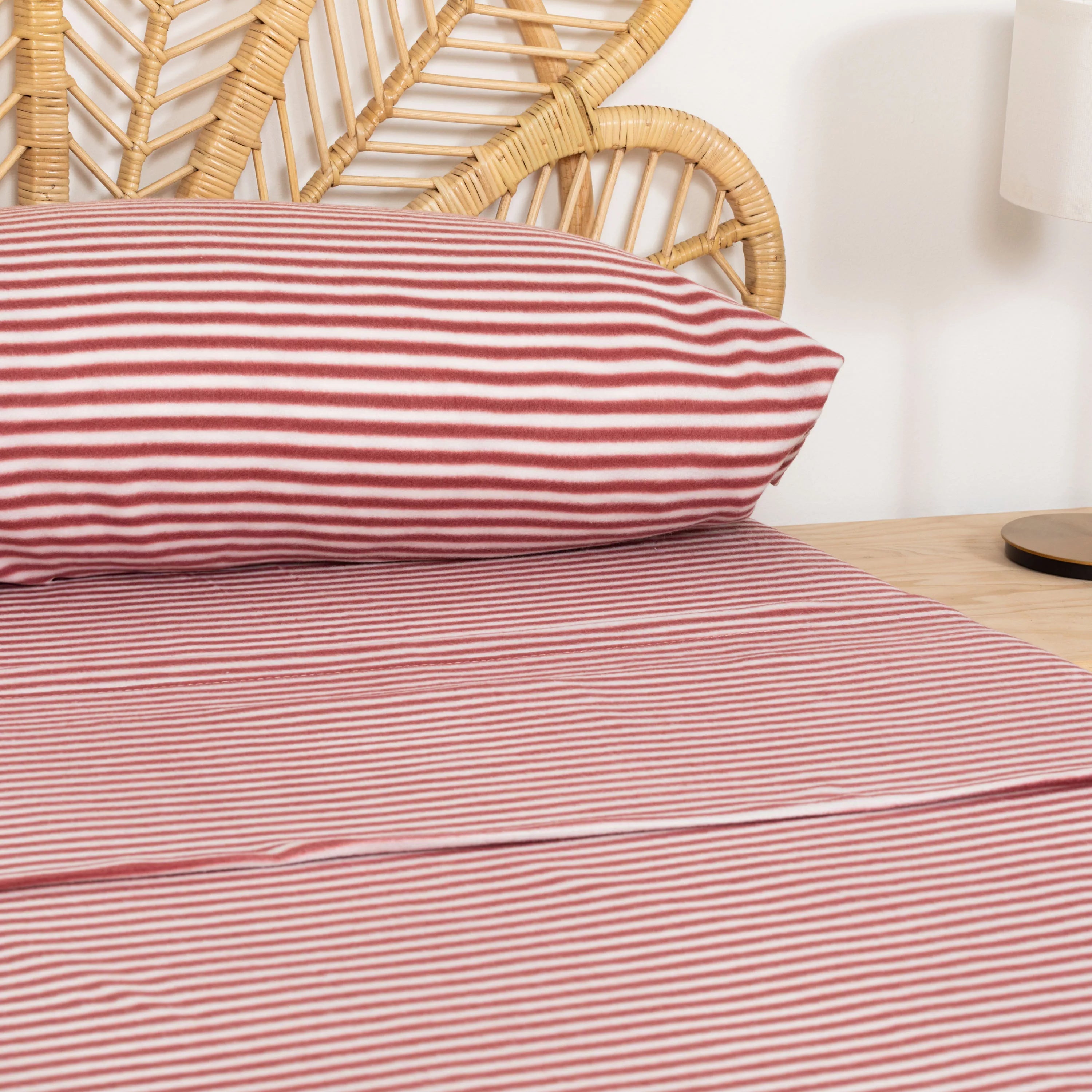 Conjunto de lençóis térmicos Raya Leto Borgonha