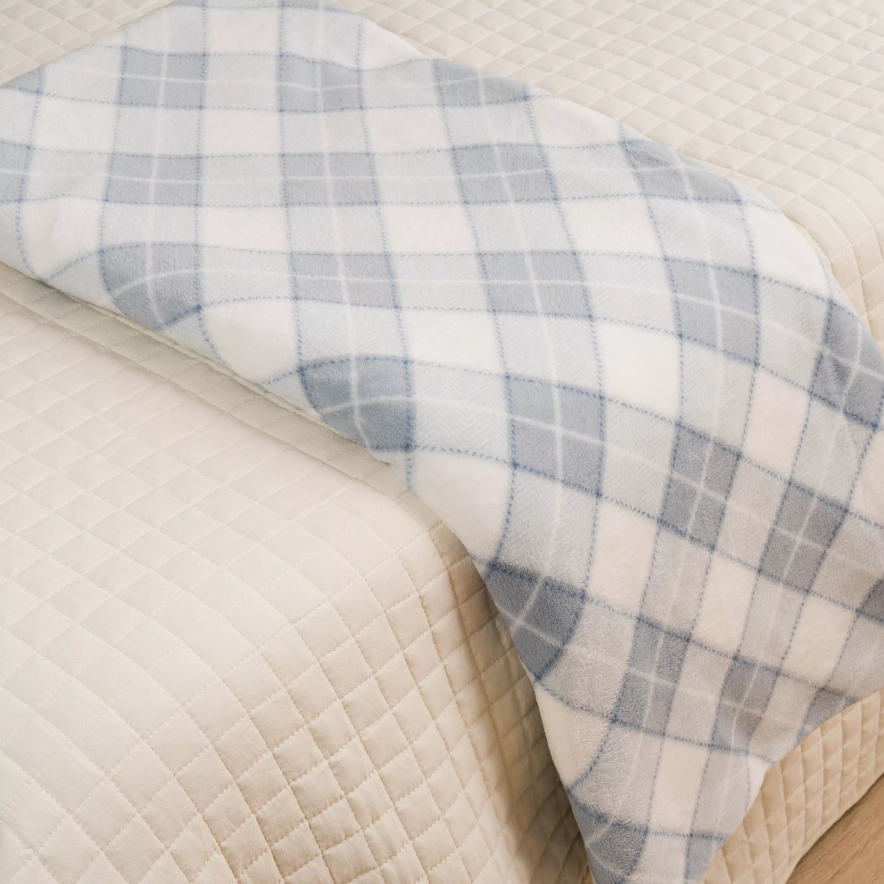 COBERTOR DE CORAL PRAÇA GUIMA