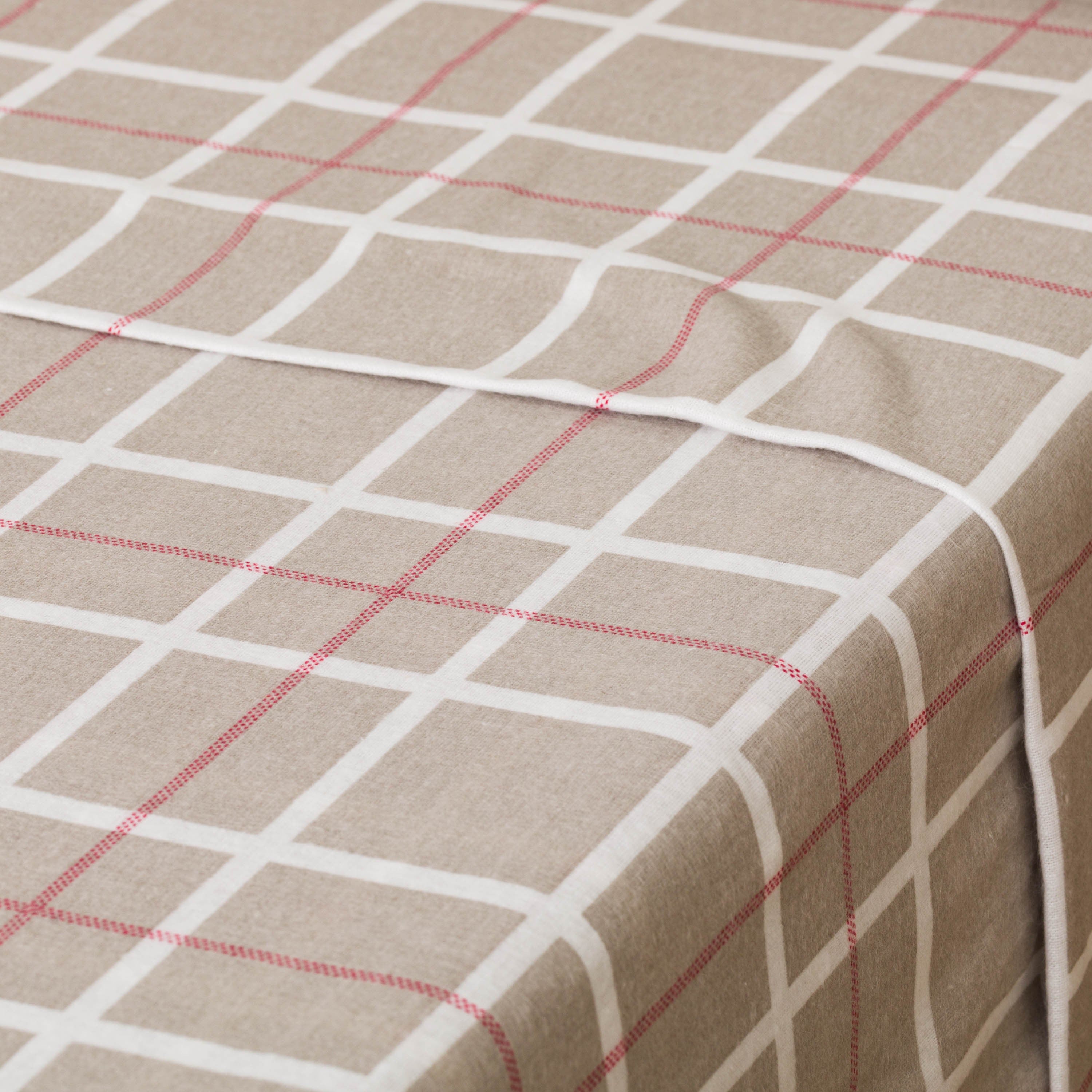 Jogo de lençóis de flanela, xadrez em tons de camelo e taupe.