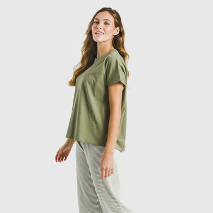 Pijama feminino longo de algodão com mangas largas, estampa listrada moçárabe, verde
