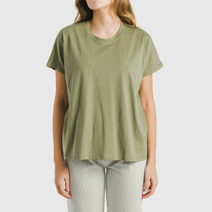 Pijama feminino longo de algodão com mangas largas, estampa listrada moçárabe, verde