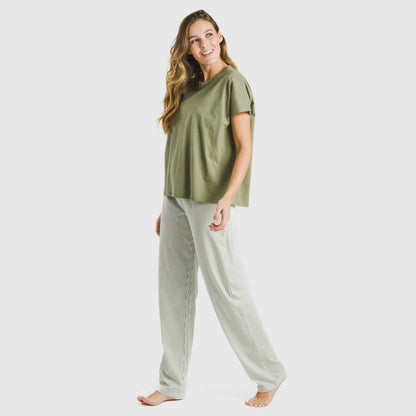 Pijama feminino longo de algodão com mangas largas, estampa listrada moçárabe, verde