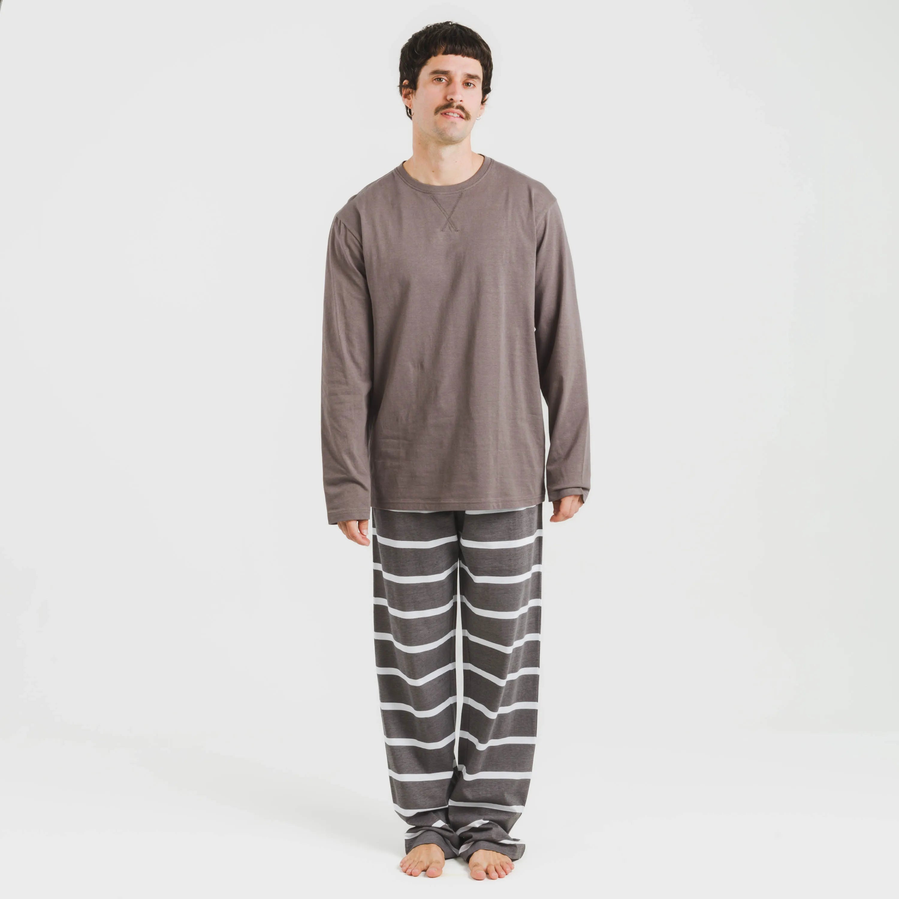 Pijama masculino longo de algodão listrado em malha nova Topo