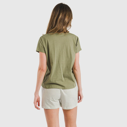 Pijama feminino de algodão com mangas curtas, listras moçárabes verdes.