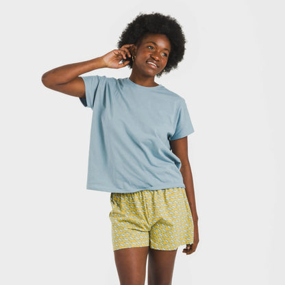 Pijama feminino Sisena de algodão com mangas curtas na cor azul-turquesa.