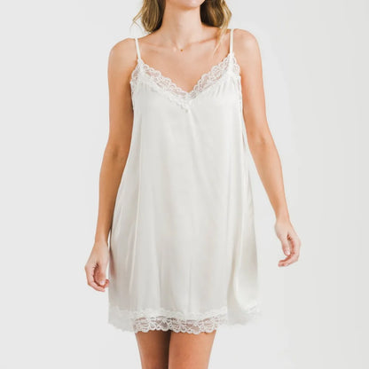 Camisola curta de cetim liso para sexta-feira