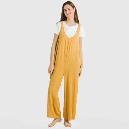 Macacão longo feminino em tecido liso de viscose e algodão.