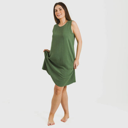 Vestido curto com alças, em musselina de algodão lisa.