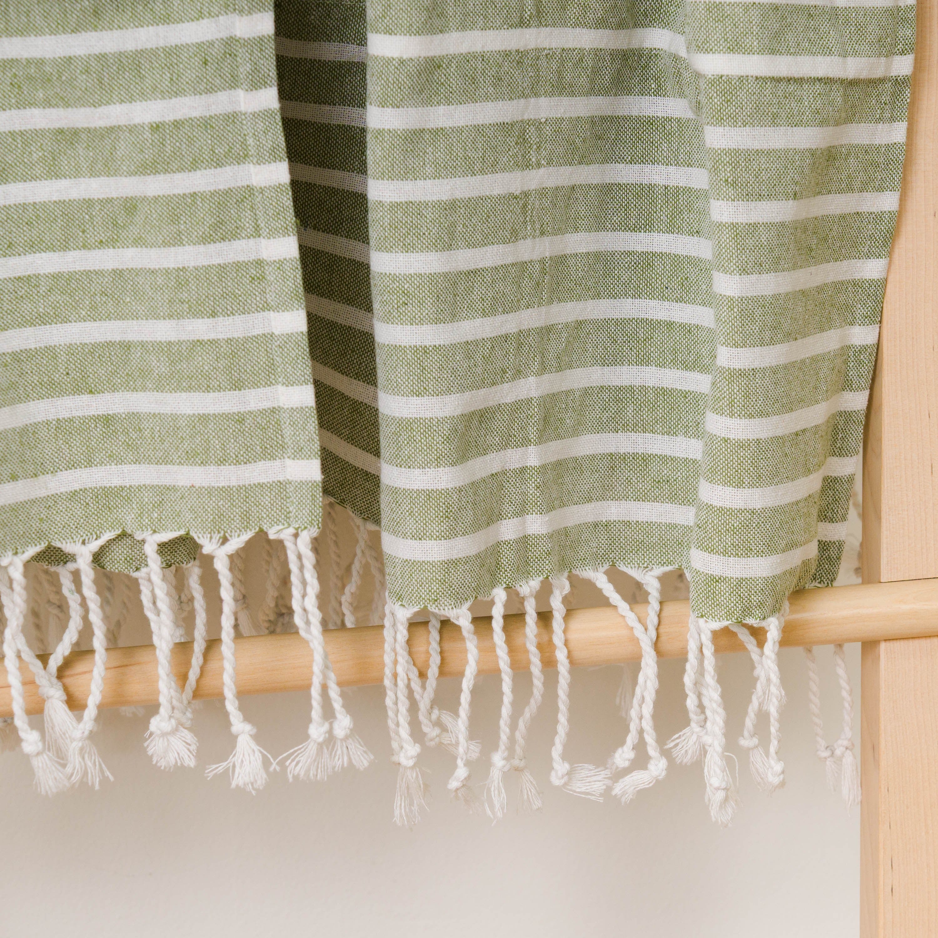 Conjunto de toalha pareô + bolsa de algodão listrada