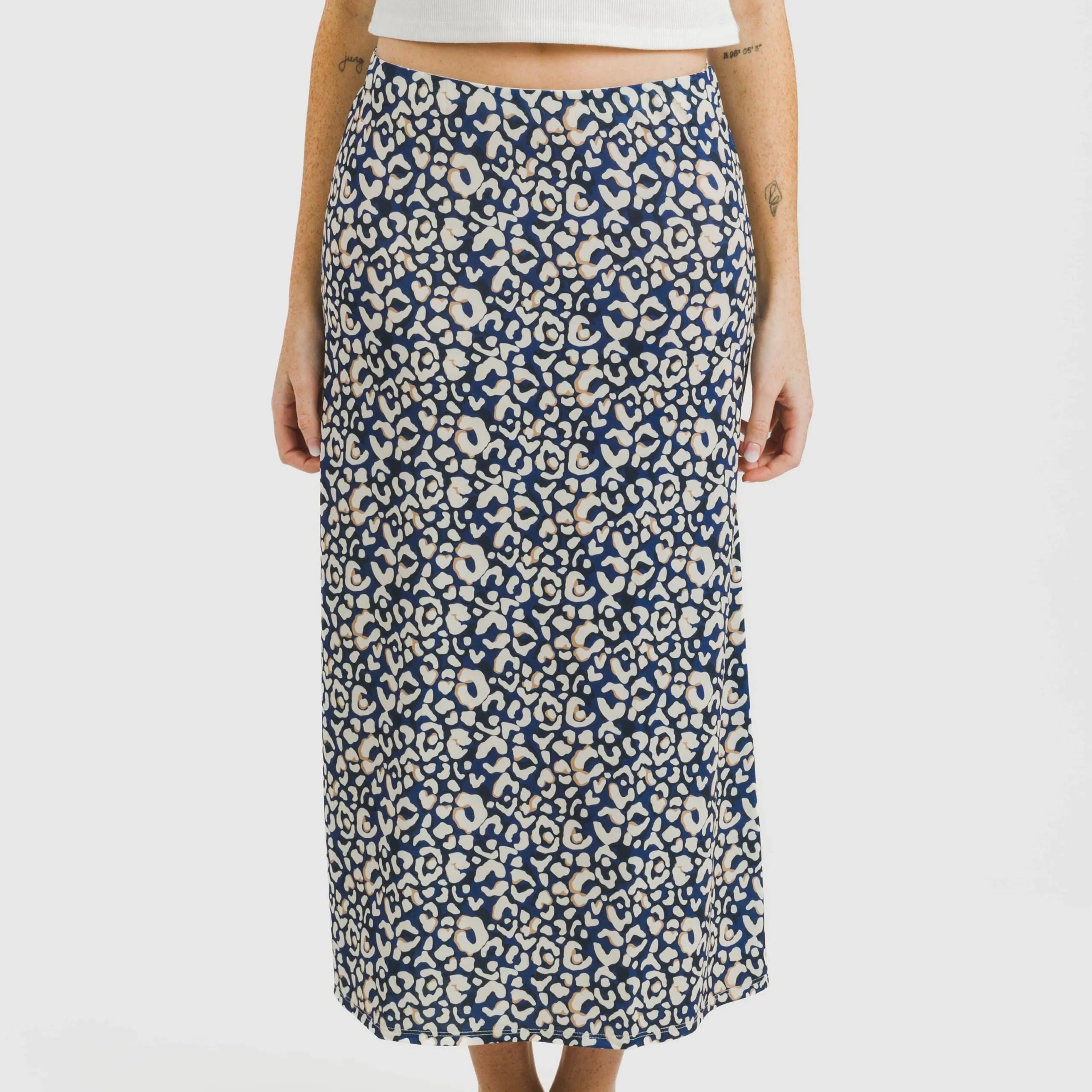 Falda midi soft Milina azul marinho