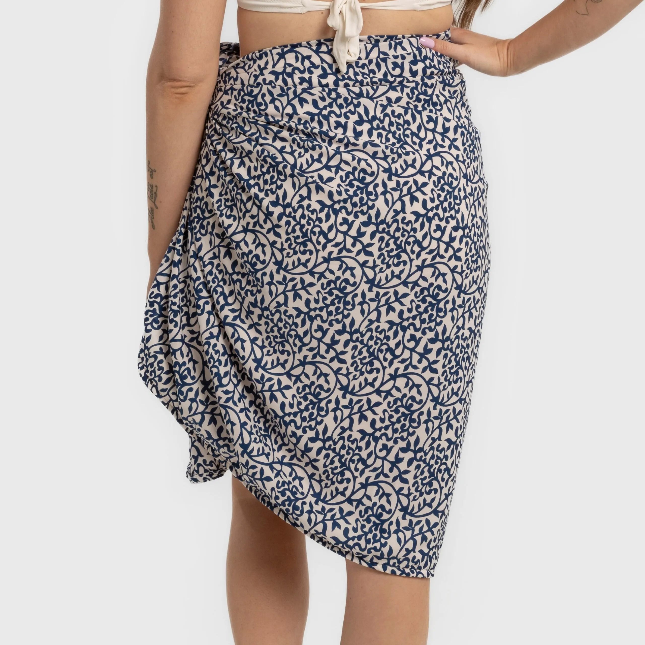 PACOTE DE TOALHA PAREO + BOLSA LATERAL