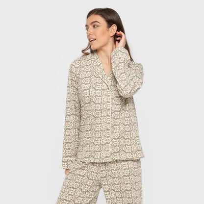 Pijama feminino Matilde, modelo camisa longa de algodão, verde estilo caça.