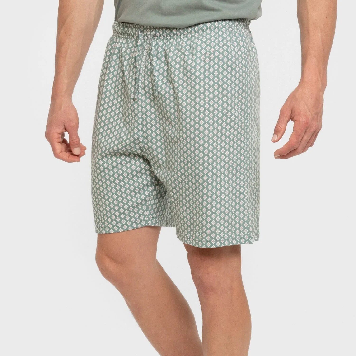 Pijama curto masculino de algodão na cor verde-azulado, estilo ousado.