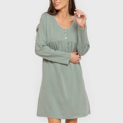 Camisola de algodão com mangas compridas e renda simples.