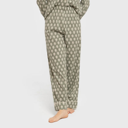 Pijama feminino Soma, modelo camisa longa, em algodão, verde claro.