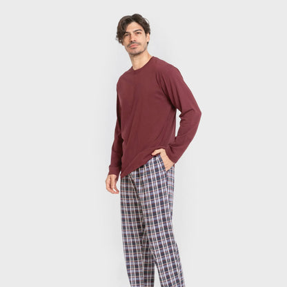 Pijama comprido masculino de algodão, estampa xadrez Edison na cor bordô.