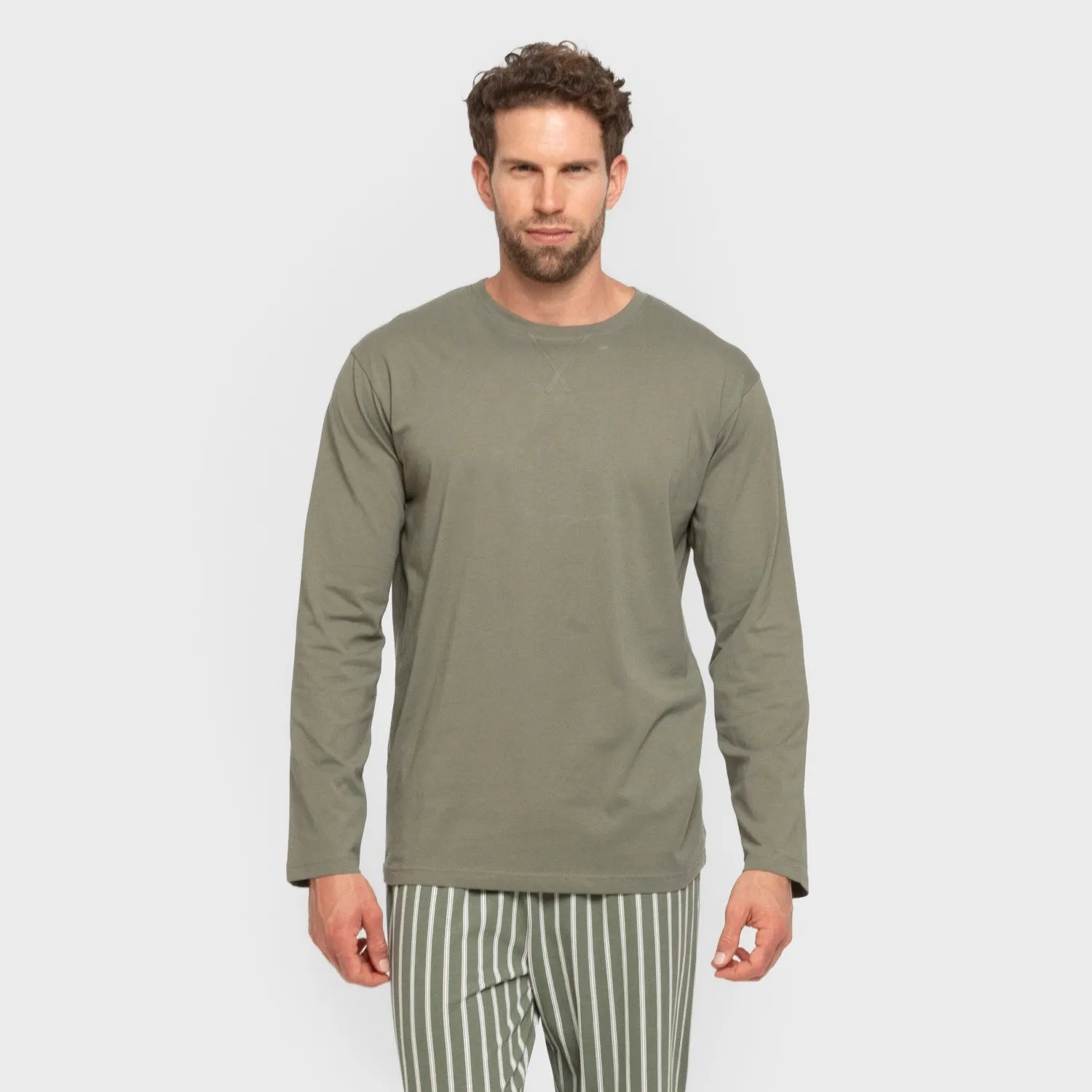 Pijama comprido masculino de algodão, com listras de caça verde-albert.