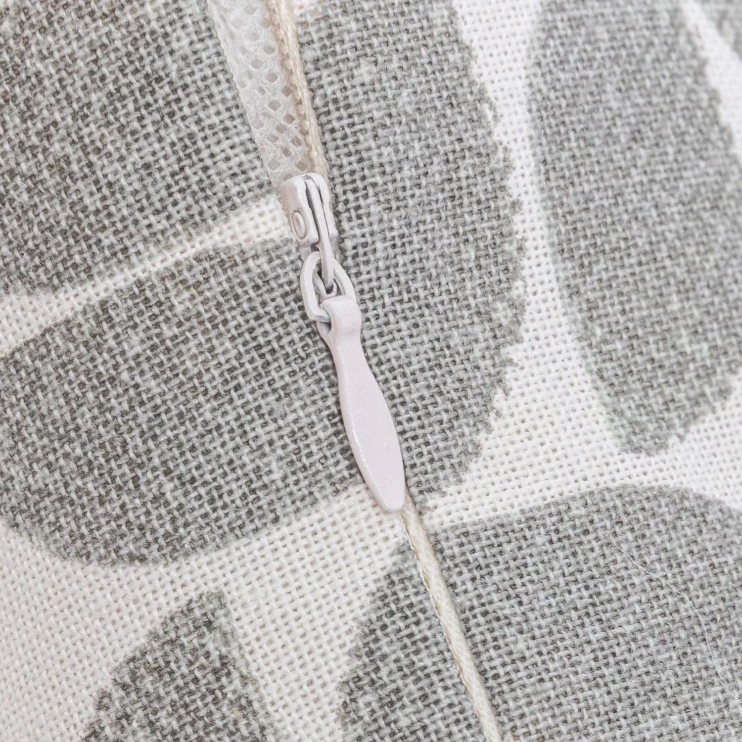 Almofada Keira resistente a manchas - capa + enchimento