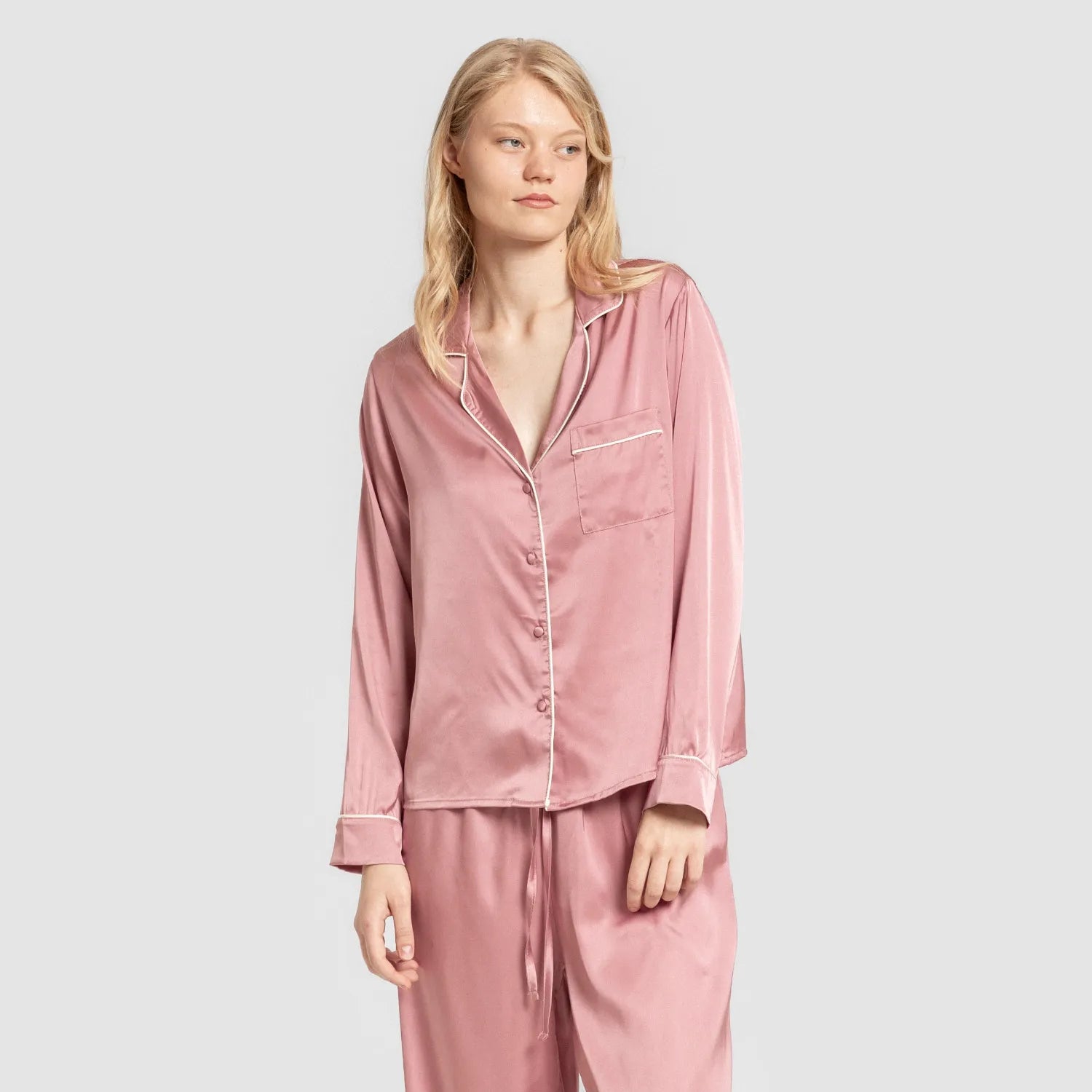 Pijama longo de cetim feminino sexta-feira