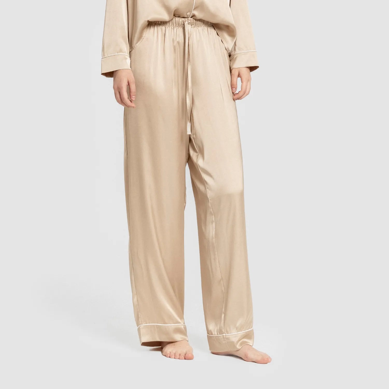 Pijama longo de cetim feminino sexta-feira