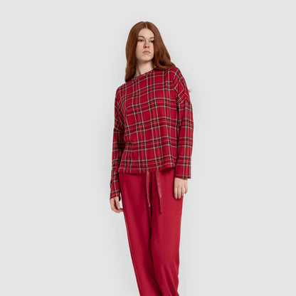 Pijama comprido feminino Secret, modelo Nicolas com estampa xadrez vermelha.