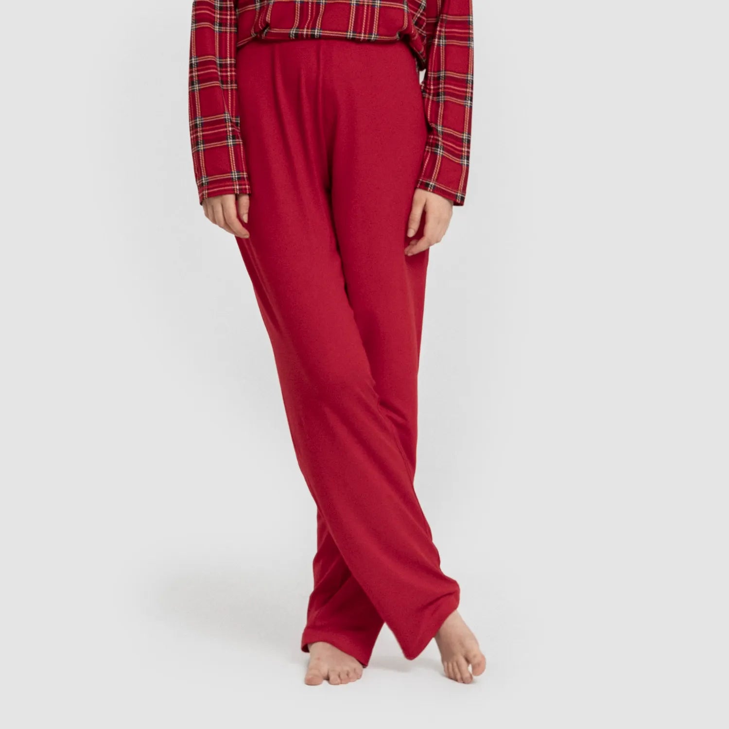 Pijama comprido feminino Secret, modelo Nicolas com estampa xadrez vermelha.