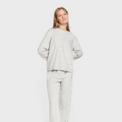 Pijama feminino de veludo super macio com estampa de corações cinza