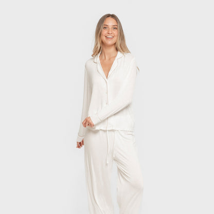 Pijama feminino de manga comprida em viscose, branco natural.