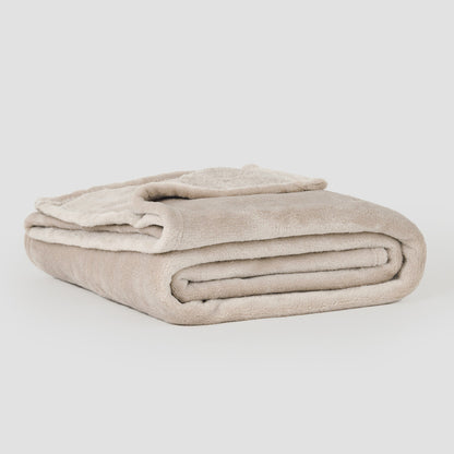 Manta terciopelo lisa beige/arena